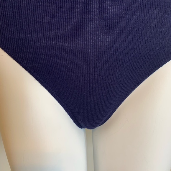 🛍Forever21 Navy Long Sleeve Cutout Body Suit - Picture 3 of 6